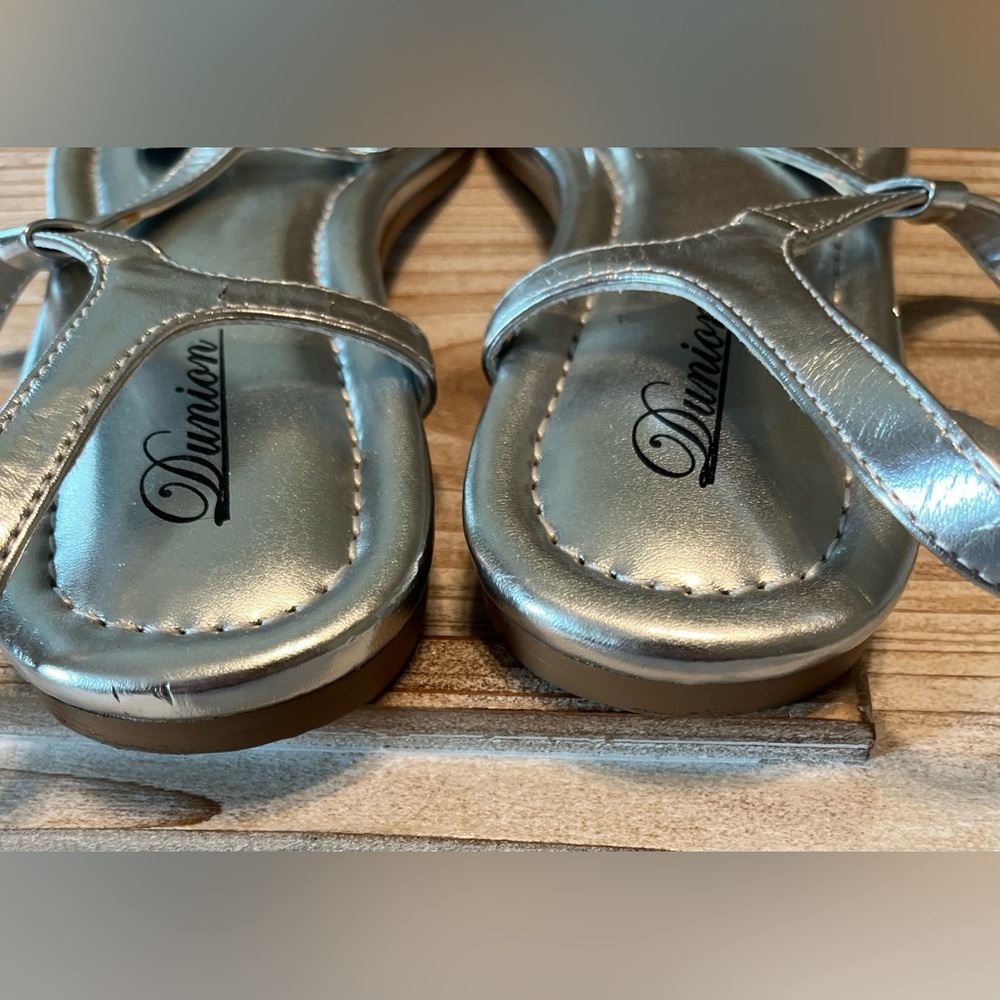 DUNION Silver Bling Thong Sandals 
Women’s Size 7.5 M Buckle at Ankles - Picture 6 of 9